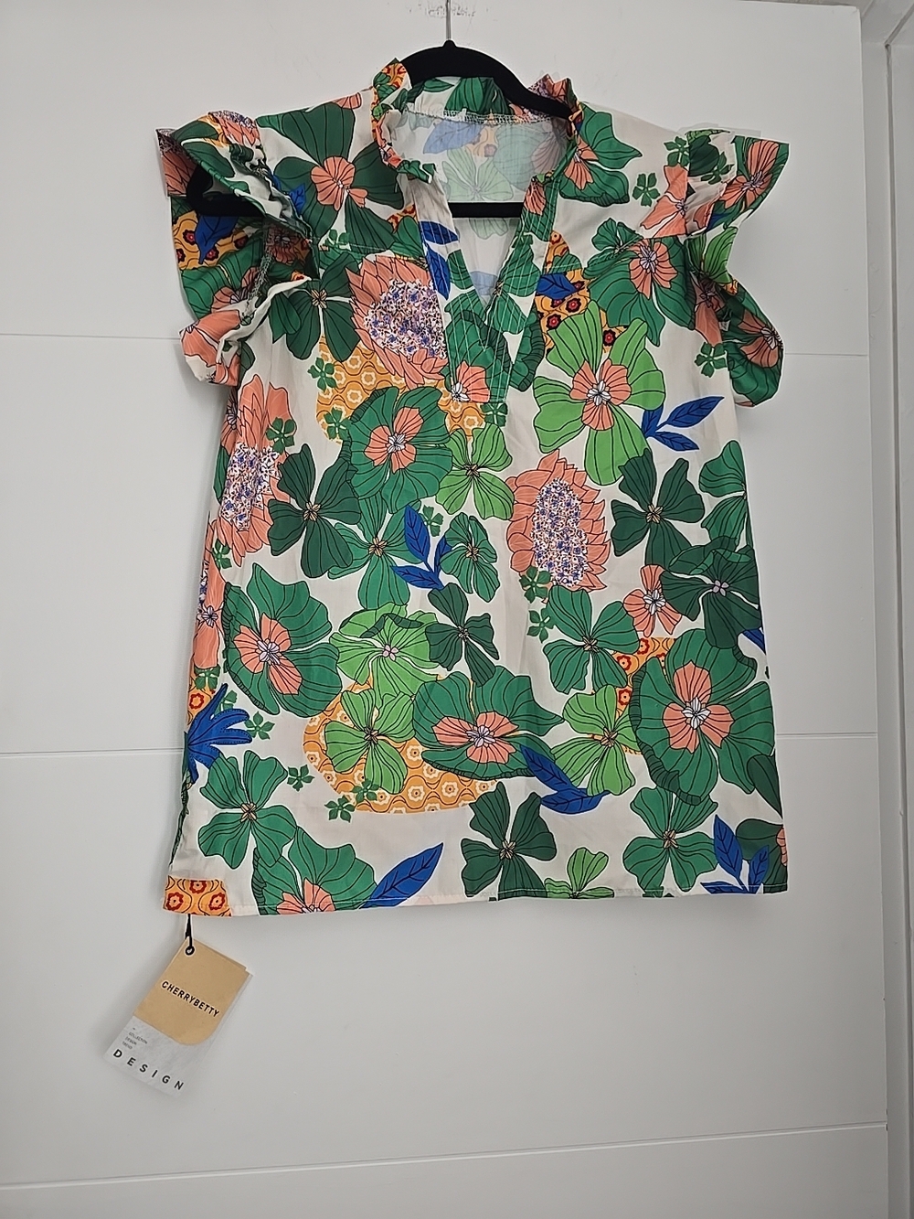 Cherrybetty Floral Flutter Sleeve V-Neck Top Size M Tropical Print New With Tags